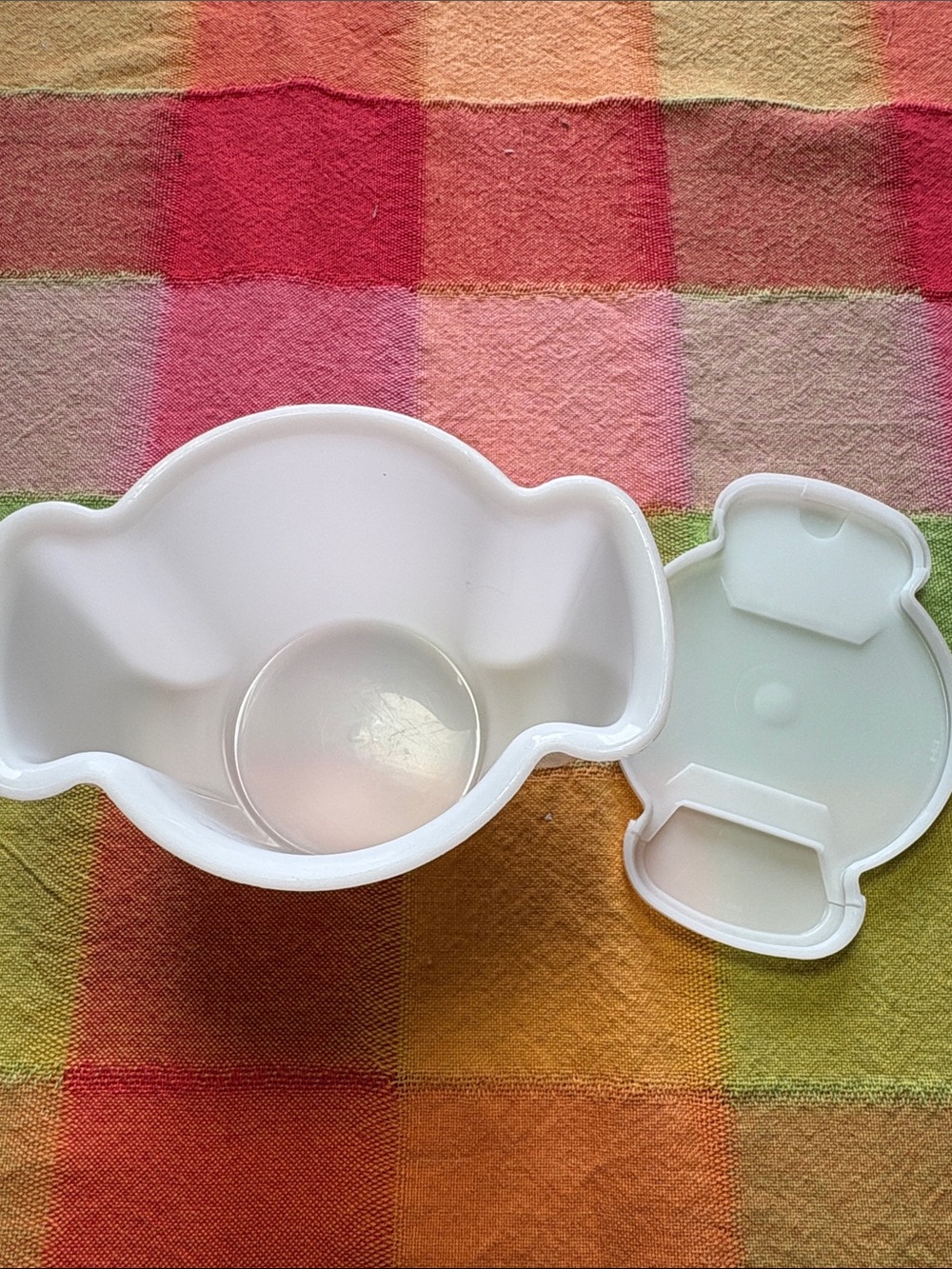Vintage Tupperware Sugar Container - Picture 6 of 6